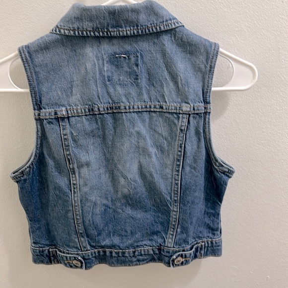 Old Navy Light Distressed Jean Jacket Vest Size XS - Picture 3 of 3